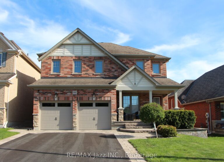 892 Barbados Street, Oshawa, ON L1J 0A5